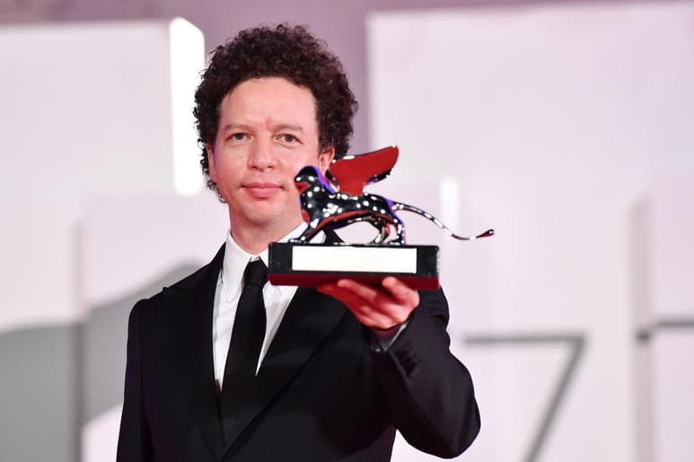 Con una película filmada en Acapulco y elenco mayoritariamente de actores naturales, Michel Franco competirá por segundo año consecutivo en el Festival Internacional de Cine de Venecia, en septiembre próximo, buscando el León de Oro. (ESPECIAL)