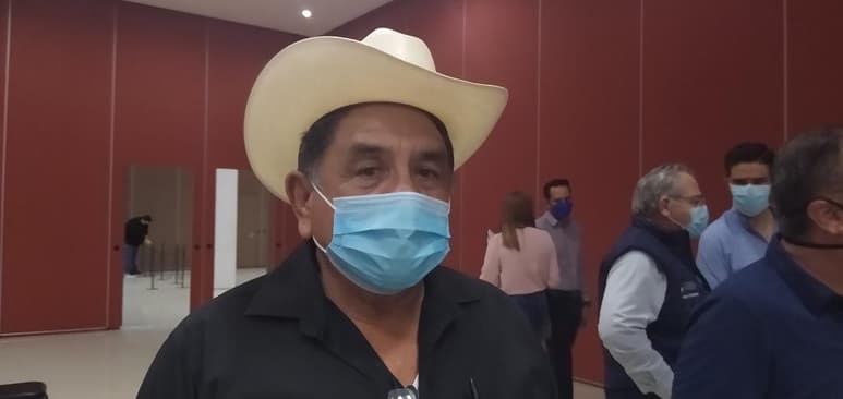 'Nosotros irrumpimos de esa forma porque pareciera que somos un cero a la izquierda para ellos. No conocemos el proyecto de Agua Saludable Para La Laguna cómo vamos a opinar de algo que no conocemos', dijo Margarito Favela. (ARCHIVO)
