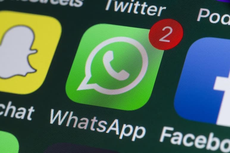 La app de mensajería instantánea proporciona una serie de atajos a sus funciones al simplemente dejar presionado su ícono desde la pantalla principal del teléfono (ESPECIAL)