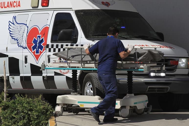 El número de muertes registradas en México causadas por COVID-19 ascendió a 201 mil 163, informó el Inegi, monto 43.5% superior a la cifra revisada de 140 mil 172 casos registrados por la Secretaría de Salud. (ARCHIVO)