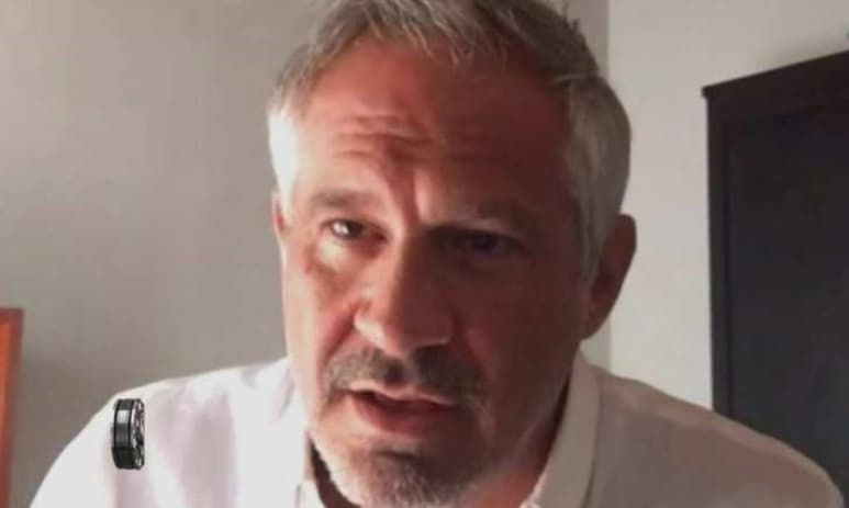 Arath de la Torre comenta que se viven épocas complicadas para los artistas que hacen entretenimiento, pero celebra que el teatro aún sea un espacio libre en donde los actores aún puedan expresarse directamente, sin que nadie se esté escondiendo detrás de una pantalla. (ESPECIAL)