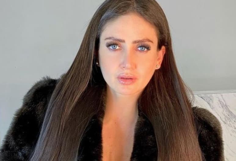 La 'polémica' modelo Celia Lora, vuelve a dar de qué hablar en redes sociales con sus más recientes fotografías en traje de baño (INSTAGRAM)