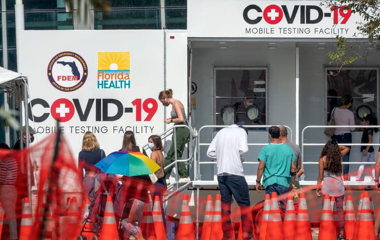Ante el alarmante repunte del COVID-19 en Florida y una sola información semanal de su incidencia por parte del Gobierno del republicano Ron DeSantis, la comisionada de Agricultura de Florida, la demócrata Nikki Fried, ofreció este jueves el primer informe independiente sobre el impacto de la pandemia. (ARCHIVO)
