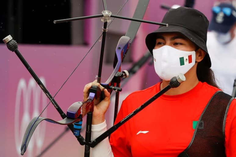 La arquera mexicana quedó fuera en cuartos de final por una flecha de desempate ante la estadounidense Mackenzie Brown 6-5, con lo que se esfumó una gran posibilidad de presea para la delegación mexicana.
(EFE)