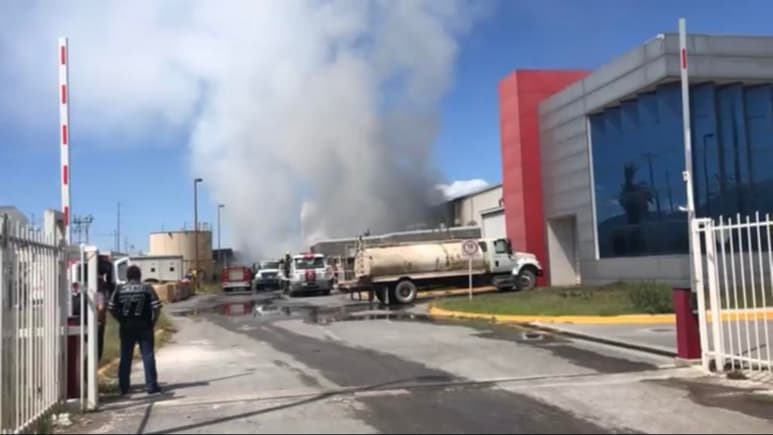 Un probable corto circuito en una máquina ubicada en el patio, fue lo que habría ocasionado el incendio en la Goss Global, ubicada en el Parque Industrial Santa María en el municipio de Ramos Arizpe.