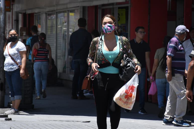 El semáforo es temporal y puede cambiar constantemente, de acuerdo al comportamiento de la pandemia por el COVID-19. (ARCHIVO)