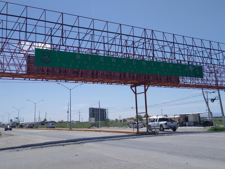 Las fallas en los servicios de telefonía celular, internet y electricidad frenan inversiones, aseguró el presidente de Canaco en San Pedro, Abelardo Fernández Cavazos. (ARCHIVO)