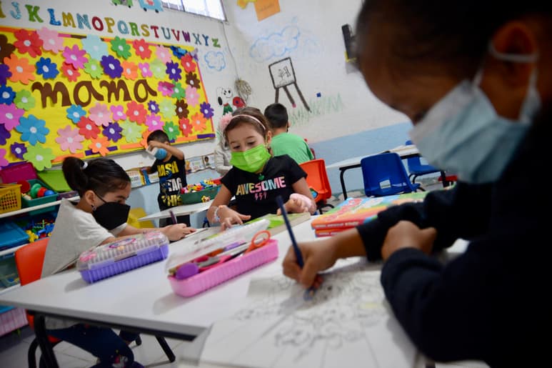 Las escuelas particulares no pueden obligar a las familias a comprar los útiles con un determinado proveedor. (EL SIGLO DE TORREÓN)