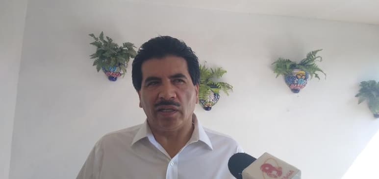El senador José Ramón Enríquez Herrera consideró que la Consulta Popular que se realizó es un ejercicio que llegó para quedarse y que debe ser parte de la columna vertebral de la participación ciudadana, mismo que se tiene que modificar totalmente en cuanto a la forma para la toma de las decisiones en este país. (DIANA GONZÁLEZ)