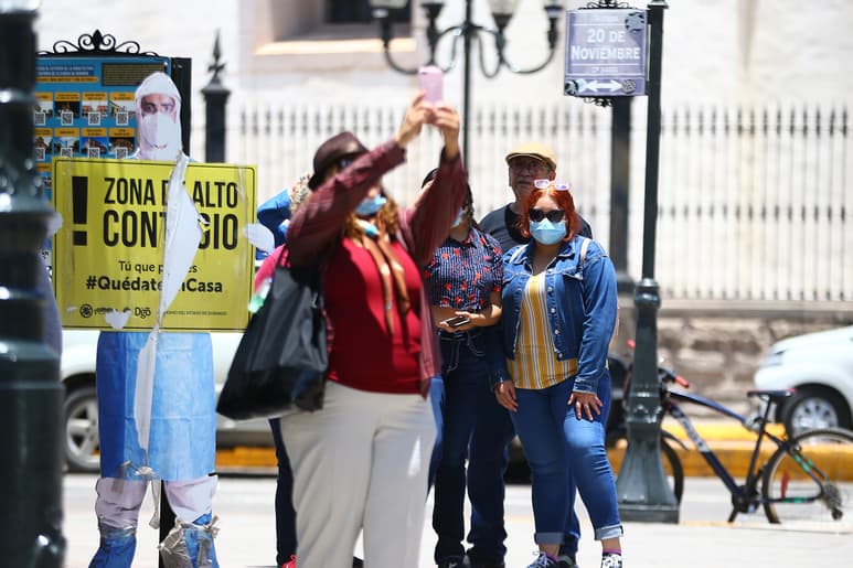 El titular de la Secretaría de Salud en Durango insistió en que no es momento de salir a las calles ante el riesgo que se corre. (EL SIGLO DE TORREÓN)