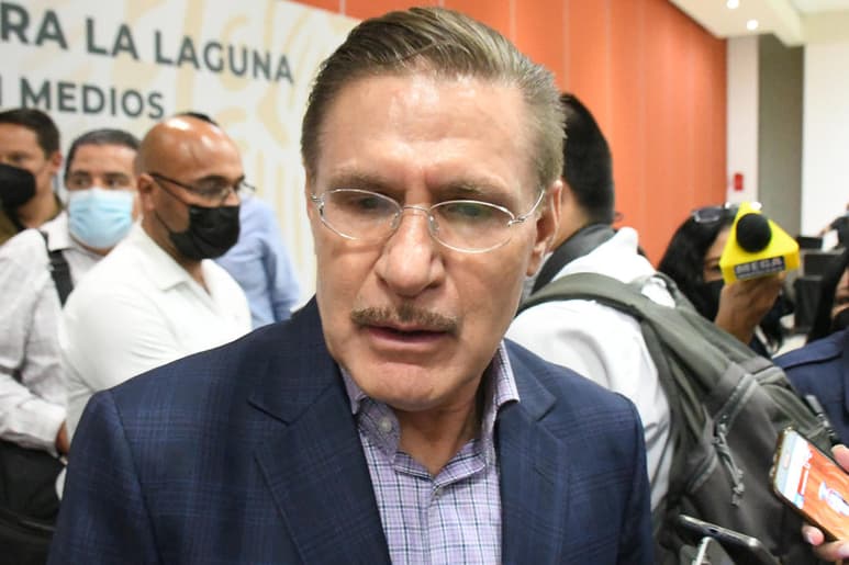 El gobernador de Durango, José Rosas Aispuro Torres anunció que el estado pasará a color naranja en el semáforo de riesgo epidemiológico, por lo que este miércoles se habrá de publicar un nuevo decreto con el objetivo de contener el número de contagios, que se mantienen al alza.
(ARCHIVO)