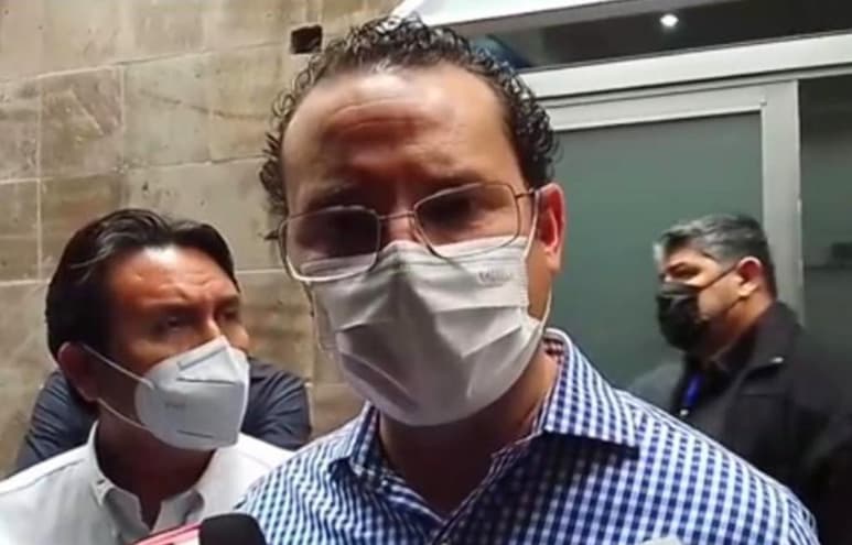 Nava Palacios, indicó que las dos profesoras tuvieron un acercamiento con puerta violeta, sin embargo no quisieron continuar el proceso en la Instancia de la Mujer, no obstante comentó que en caso de que se determine una culpabilidad desde la administración municipal actuará en consecuencia.
(ESPECIAL)
