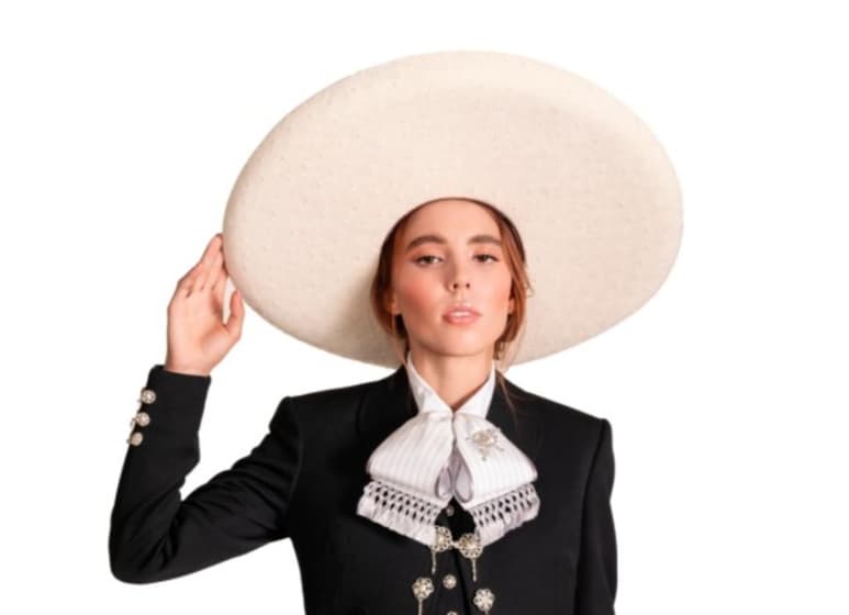 La cantante, Majo Aguilar, sigue los pasos de su familia (Pepe, Ángela, Don Antonio, Flor Silvestre, Leonardo o Antonio Junior) ya que en poco tiempo ha logrado colocar sus canciones de manera positivas en las plataformas. (ESPECIAL)
