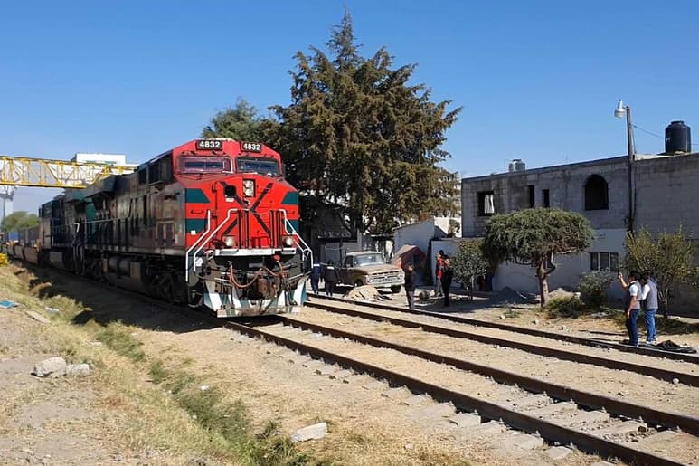 Tras décadas de olvido y rezago en materia ferroviaria en México, un grupo de empresarios encabezado por el senador Armando Guadiana Tijerina (Morena) impulsa el proyecto del Tren Coahuilteca, que busca detonar el crecimiento económico de Coahuila y otras entidades del norte del país. (ARCHIVO)