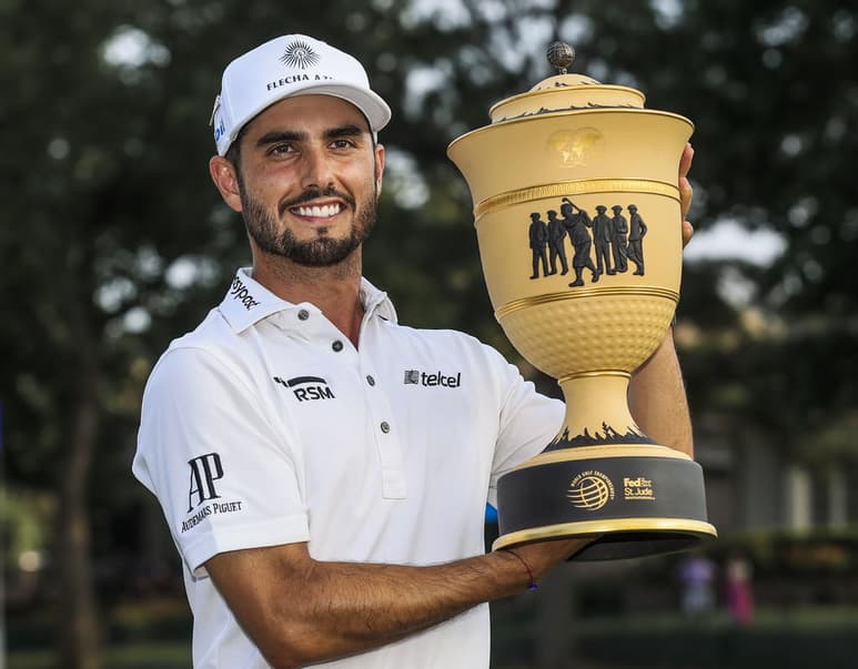 Abraham Ancer hace 'birdie' para llevarse la victoria. (ESPECIAL)