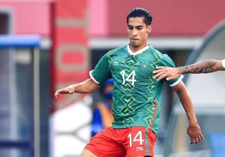 De cara al duelo semifinal contra Cruz Azul por la Liga de Campeones de la Concacaf, Javier Aguirre, técnico de Monterrey, dejó entrever que la directiva de los Rayados no está muy contenta con la dirección de selecciones nacionales por la lesión de Erick Aguirre. (ESPECIAL)