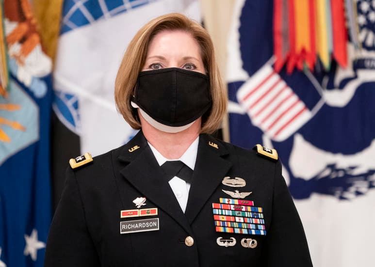 El Senado de Estados Unidos confirmó este miércoles a la teniente general Laura Richardson como jefa del Comando Sur de las Fuerzas Armadas del país, convirtiéndose así en la primera mujer en llegar a este puesto. (ARCHIVO)