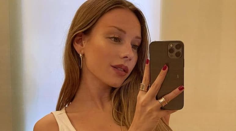 La actriz española 'robó miradas' en Instagram con su físico en bikini (@ESTER_EXPOSITO)