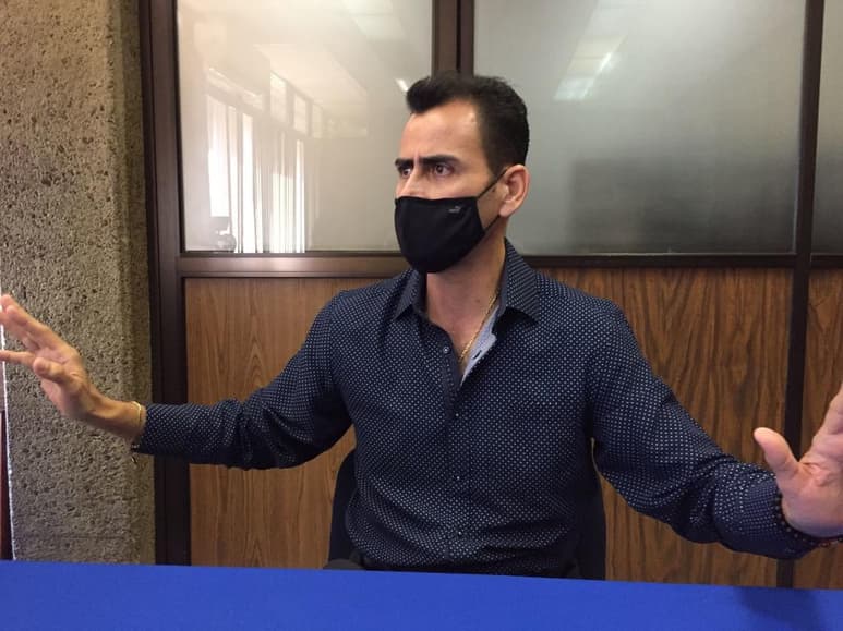 “Es voluntario, deberá el padre de familia dar su anuencia por escrito y en esa misma anuencia también que su hijo no presenta síntomas y está en cuestiones saludables. A partir de la cantidad de niños que regresen vamos ir haciendo los ajustes correspondientes para una mejor atención”, explicó Valdés Gutiérrez.
(EL SIGLO DE TORREÓN)