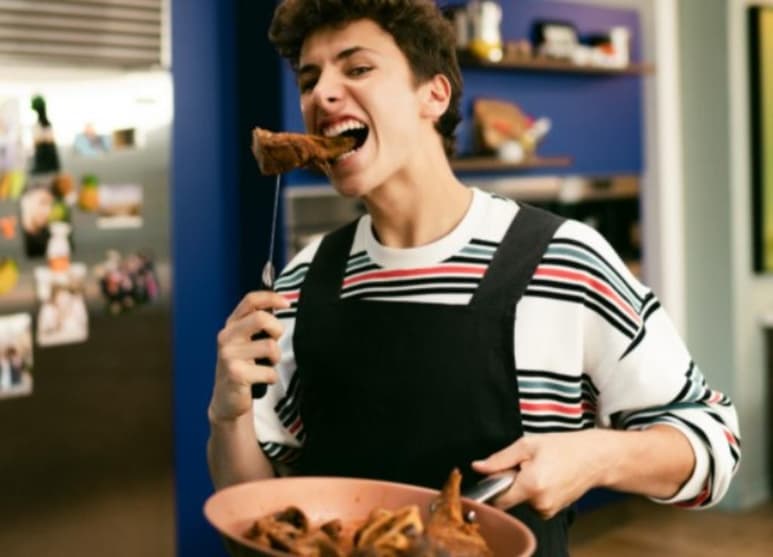Juanpa Zurita ha hecho de todo, pero le faltaba algo que él considera muy importante...compartir su pasión por la cocina.