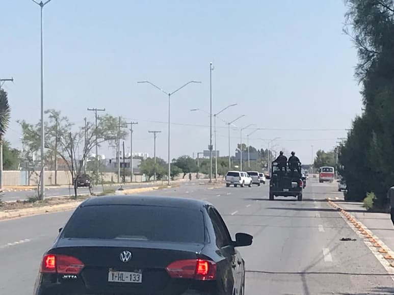 El presidente de México, Andrés Manuel López Obrador, salió ayer domingo del Aeropuerto a bordo de una camioneta Suburban. (EL SIGLO DE TORREÓN)