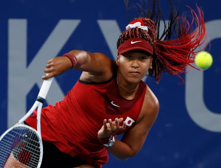 La tenista japonesa Naomi Osaka vuelve a ser el centro de atención del mundo del tenis con su llegada al torneo de Cincinnati, donde antes de comenzar la competición ya se mostró cargada de emociones, lágrimas y haciendo causa por los damnificados del terremoto ocurrido en Haití.