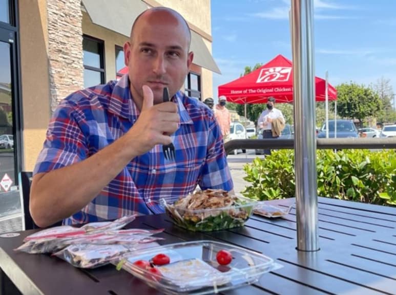 Ben Boyles comía a diario en esta cadena de restaurantes, excepto los domingos, que cierran. (INTERNET)