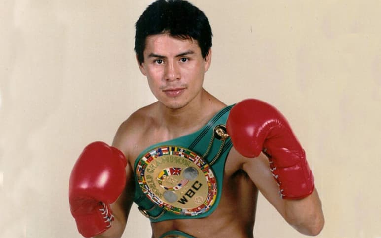 El 19 de agosto de 1995, el boxeador capitalino Miguel Ángel González, conservó el campeonato mundial WBC de peso Ligero, al imponerse por decisión mayoritaria al retador estadounidense Lamar Murphy en encuentro que se llevó a cabo en la MGM Grand Arena de Las Vegas, Nevada. (ARCHIVO)
