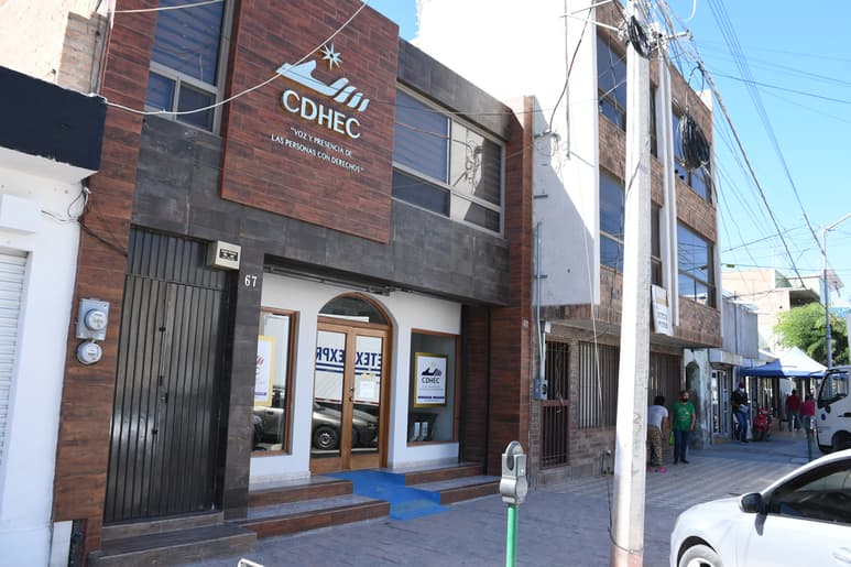 La pareja afectada por los agentes de la Policía Municipal ya interpuso una queja ante la CDHEC. (ARCHIVO)