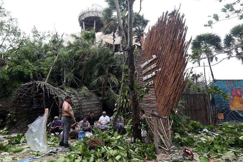 Grace salió sobre las 19:00 horas del jueves (00:00 GMT del viernes) de la península de Yucatán, donde se degradó a tormenta tropical y dejó daños menores, pero en las últimas horas se fortaleció de nuevo a huracán categoría 1 en el Golfo de México y se dirige hacia las costas de Veracruz.
(EFE)