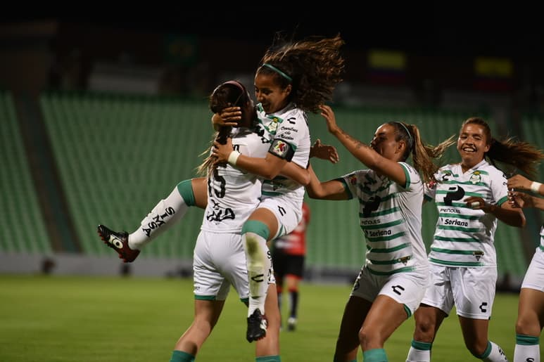 Las Guerreras del Santos Laguna buscarán su tercera victoria consecutiva como visitantes cuando se midan hoy al León en el Nou Camp, en acción de la sexta jornada del Apertura 2021. (ARCHIVO)