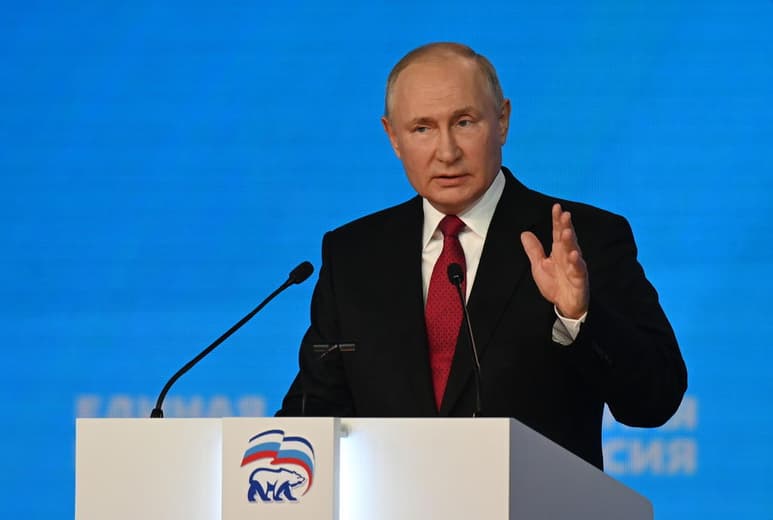 El jefe del Kremlin, Vladímir Putin, aseguró hoy que Rusia no tiene intención de repetir el mismo error que la Unión Soviética e intervenir militarmente en Afganistán tras la llegada al poder de los talibanes. (EFE) 
