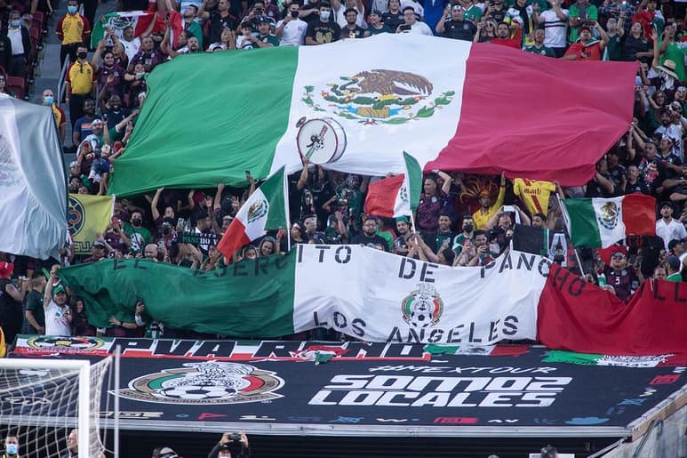 FIFA redujo de dos a un partido de suspensión a la Selección Mexicana por el “grito homofóbico de sus aficionados en las tribunas”. (ARCHIVO)