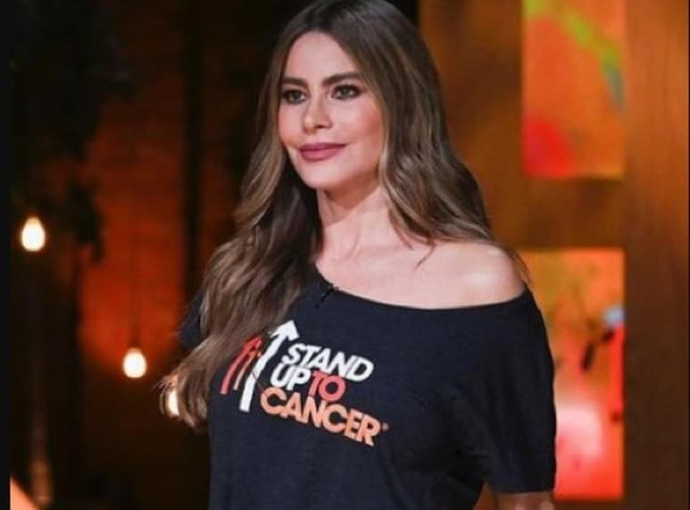 Durante el especial llamado 'Stand Up To Cancer' transmitido a través del programa Saturday Night, Sofía Vergara compartió lo que vivió en su juventud tras ser diagnosticada con cáncer de tiroides.