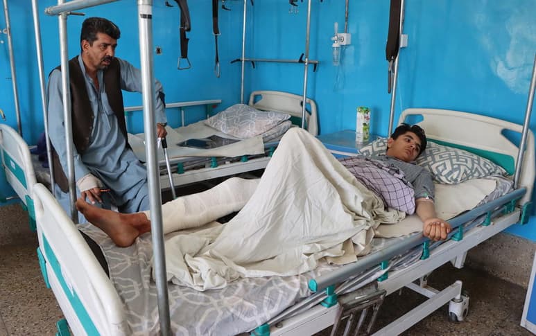 Al menos 161 personas murieron en el atentado suicida perpetrado el jueves por el grupo yihadista Estado Islámico (EI) en el aeropuerto de Kabul, según el último recuento de varias fuentes sanitarias, aunque se desconoce aún la cifra oficial. (EFE)