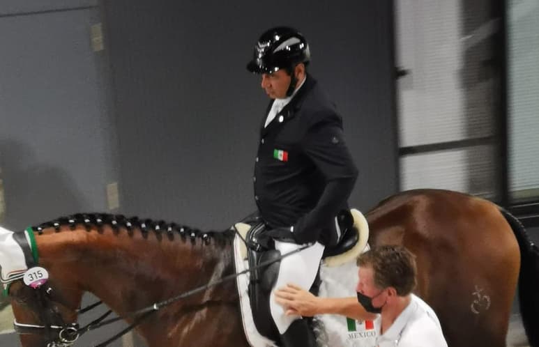 El jinete Ignacio Treviño Fuerte concluyó su actuación dentro de la prueba individual doma clásica, grado III en Tokio 2020. (ESPECIAL)