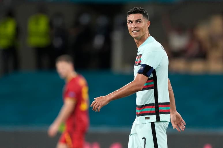 Este viernes se oficializó el regreso de Cristiano Ronaldo a la Premier League y al Manchester United, luego de 12 años de la última vez que el portugués jugó con los ingleses.