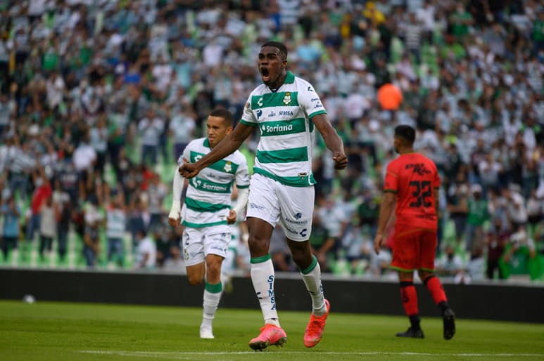 El ecuatoriano Felix Torres y el holandés Alessio da Cruz hicieron un gol cada uno en la victoria de este domingo del Santos Laguna 2-0 sobre el Juárez FC. (ARCHIVO)