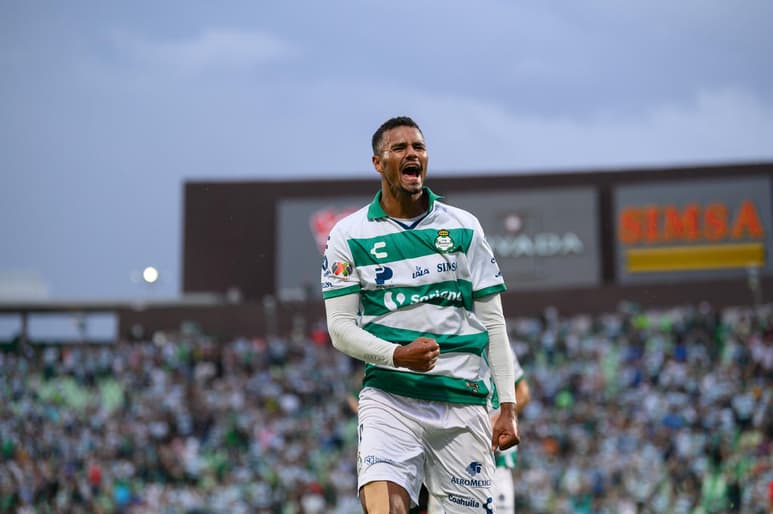 Este domingo Santos Laguna se enfrentó ante Juárez FC en la Jornada 7 del Torneo Apertura 2021, encuentro que ganaron 2-0, gracias a las anotaciones de Félix Torres y de Alessio Da Cruz quien finalmente hizo su debut con los Guerreros.