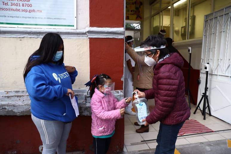 Oficialmente se desarrollará “de forma presencial, responsable y ordenada' según disposiciones de autoridades y actores del sector, indicó la Secretaría de Educación.
(EL UNIVERSAL)