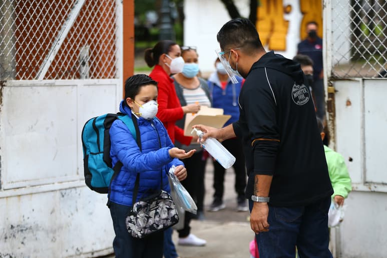 Un total de 1,600 planteles escolares en toda la entidad regresaron a clases de manera presencial. (EL SIGLO DE TORREÓN)