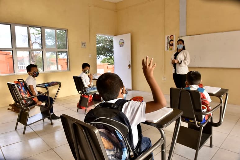Para el regreso responsable y ordenado a clases presenciales, se deben establecer filtros de salud en casa, en la entrada de la escuela y en el salón de clases con el objetivo de prevenir contagios. (ÉRICK SOTOMAYOR)