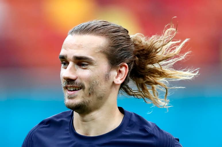 En los últimos instantes del último día del mercado de fichajes, al borde del final, el Atlético de Madrid culminó el regreso de Antoine Griezmann. (EFE)
