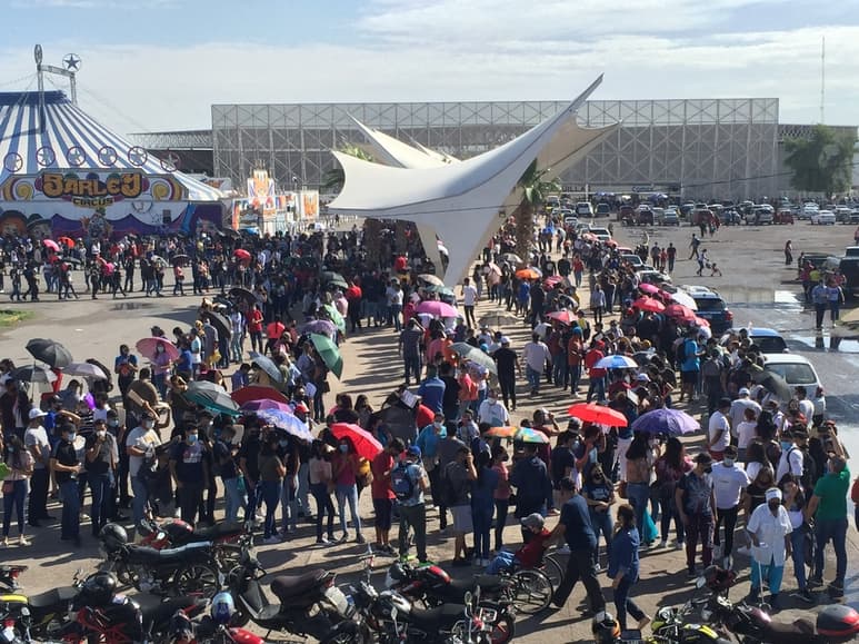 Se estima que cerca de 20 mil jóvenes de 18 a 29 años de edad en Gómez Palacio no alcanzaron a aplicarse la primera dosis. (ARCHIVO)