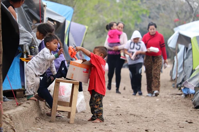 El Fondo de las Naciones Unidas para la Infancia (Unicef) expresó este miércoles su 'preocupación' por la seguridad y el bienestar de los miles de niños y adolescentes que viajan desde el sur de México hacia la frontera con Estados Unidos. (ARCHIVO)