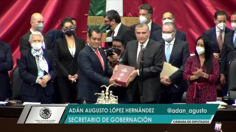 Adán Augusto López, ingresó al pleno donde fue recibido por los presidentes de la Cámara Baja y Alta. (TWITTER)