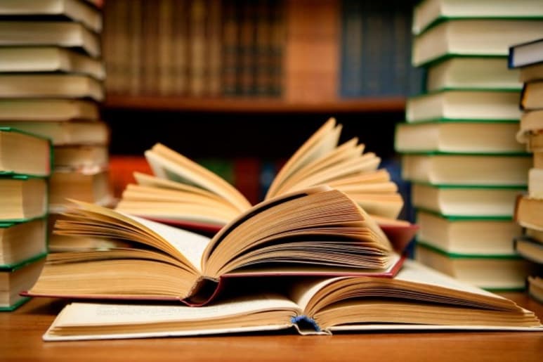 Con la llegada del mes y en la última recta del año, te recomendamos cinco novedades literarias. (ESPECIAL)