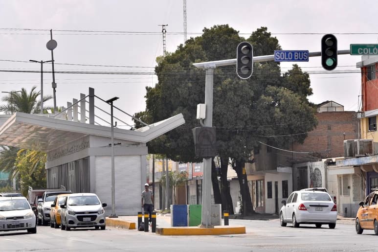 hay un millón 375 mil habitantes y la relación es de un vehículo por cada 3.2 personas, lo que consideró algo alarmante, pues hace 10 años era de un auto por cada 4.2 habitantes. (ARCHIVO)