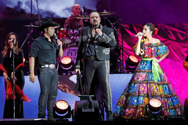 Los Aguilar están listos para su gira en el extranjero.