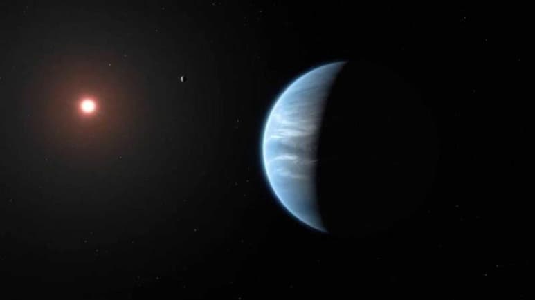 Un equipo británico de astrónomos ha identificado un nuevo tipo de exoplaneta muy distinto al nuestro pero con 'posibilidades prometedoras' de albergar vida, un hallazgo que podría acelerar enormemente la búsqueda de vida fuera de nuestro sistema solar. (ESPECIAL)